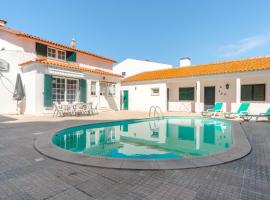 Villa Praia Nova, holiday home in Almada