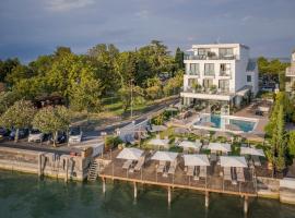 Hotel Vinci, hotel with pools in Sirmione