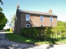 The Hind House, accommodation in Cowlam