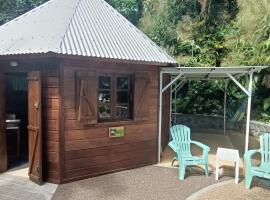 Les Cabanes du Voyageur, cabin sa Sainte-Marie