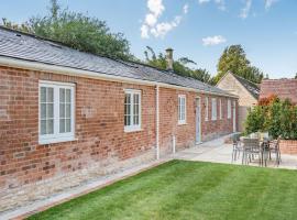 The Potting Shed, holiday home in Hatherop