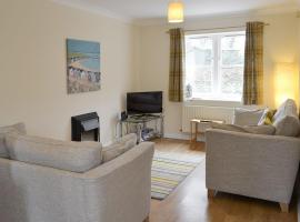 Teal Cottage, hotel with parking in Embleton