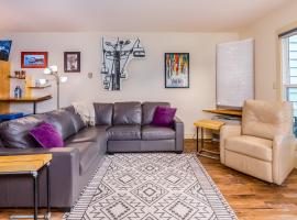 Mountainside Condo #307, hotel em Girdwood