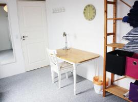 Dejligt værelse lyst og hyggeligt, ваканционно жилище в Skovlunde