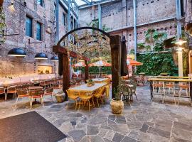 The Lucky Hotel, hotel di Newcastle