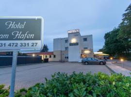 Hotel am Hafen, hotel cerca de Aeropuerto de Braunschweig - Wolfsburg - BWE, Brunswick