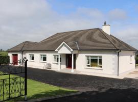 Laneside Haven - 5 Minutes from Castleblayney - Accessible, Gated with Patio, Garden and Gym!，莫納漢的公寓