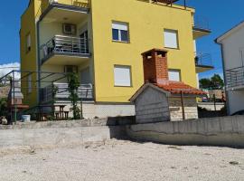 Apartmani Sunčev sjaj, ξενοδοχείο σε Rtina