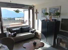 Studio Jeanne D'Arc Apt- E-36 by Interhome, hotel in Crans-Montana