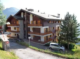 Apartment Les Crêtes 1-4 by Interhome