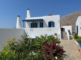 Cycladic house in rural surrounding 2, nastanitev ob plaži v mestu Amorgós