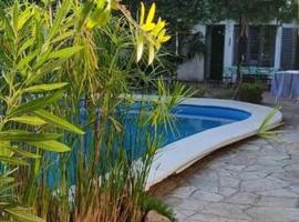 Suite con piscina y parque