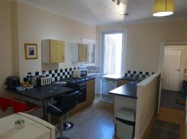 Large Apartment near the Beach & World Class Golf, място за настаняване на самообслужване в Methil