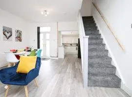 Borough House by SSW - 3BR, Sleeps 7, Easy access to Centre, Tata and Aberavon Beach
