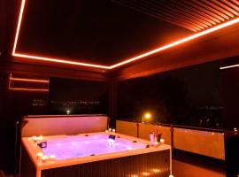 SuiteDreams - Sky Suite - Liège, hotel s jacuzzi v destinaci Lutych