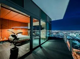 StripViewSuites Ultimate Luxury Penthouses Full Strip View & Balcony
