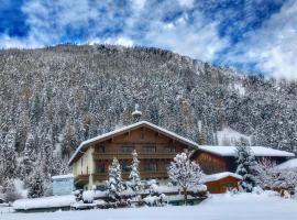Hotel Garni Bergwelt, hotel v destinaci Sankt Anton am Arlberg
