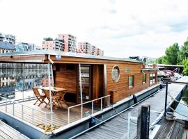 Houseboat Bonanza Prague, boat in Prague
