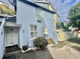 Lily Cottage - Chic yet Traditional with Lovely Garden Space