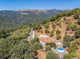 Amazing Home In Jubrique With Wifi And 3 Bedrooms, semesterhus i Jubrique