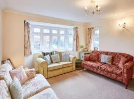 Host & Stay - Coach Cottage