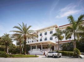 Raffles Grand Hotel d'Angkor, ξενοδοχείο σε Charles de Gaulle, Σιέμ Ριπ