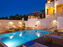Family villa, Fantastic views, Private pool, Free laptop 4, atostogų būstas mieste Roúpai