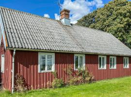 Beautiful Home In Laholm With Kitchen, cabaña o casa de campo en Laholm