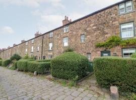 16 Long Row, holiday home in Belper