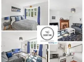 3 Bedroom House with Parking & Garden By Cherry Inn Short Lets & Serviced Accommodation Cambridge
