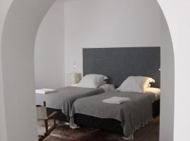 GALLE - Suite dos Infantes, apartment in Beja