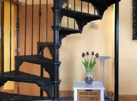 Town center duplex with lift