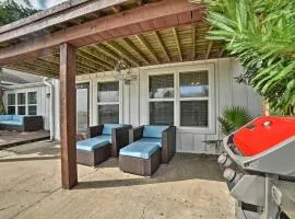 Rockport Bayfront Studio with Patio Casa Familia