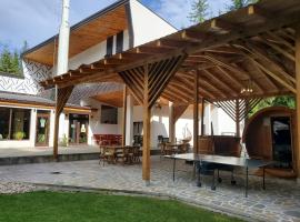 BOUTIQUE HOTEL DOFTANA NATURE EVENTS, guest house in Trăisteni