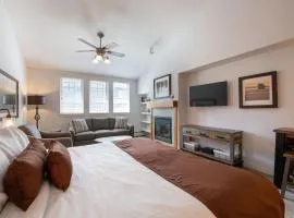 Premium Unit 3620 - Studio - Fraser Crossing Founders Pointe condo