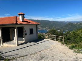 Assossego House - Gerês, holiday home in Geres
