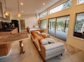 Bruny Island Oceanfront Luxe Cabin with Spa