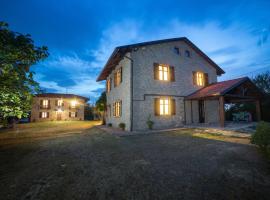 Lauku saimniecība LA CASA DI TALIN pilsētā Serravalle delle Langhe