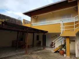 Casa espaçosa 3 dorms no Centro de Bombinhas