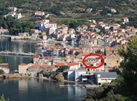 Apartments by the sea Komiza, Vis - 8860