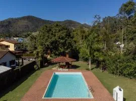 Casa Di Maria 4 Quartos a 500m Centro - Sauna, Piscina, Fogão a Lenha, Churrasqueira - ACESSO PRIVATIVO AO AO RIO - Ideal para famílias