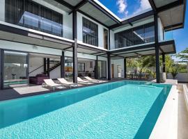 Loft-Style Hyper Modern 4Br Villa Sunset garden 6 with 12x5m Salt Pool