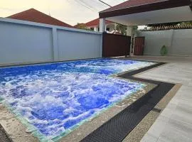 Private Pool Villa with Jacuzzi at Royal Park Village - Walk to the Beach - 6 people - max 3 males
