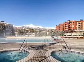 Perfectly Placed 2 Bedroom Vacation Rental In Historic Downtown Breckenridge With Access To Hot Tub And Pool