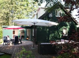 Holiday Home De Zuwe - Loosdrecht: Kortenhoef şehrinde bir otel