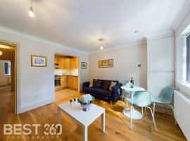 Redhill town centre apartment by Livingo, hotel a Redhill