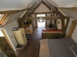 Sky Cabin. Cosy Forest Log Cabin 3 night minimum