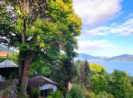 Mid of Nature ~ Bella Vista sul Lago Maggiore, cabaña o casa de campo en Ghiffa