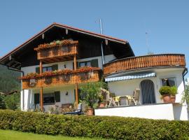 Gästehaus Bergfrieden, hotel v destinaci Bolsterlang