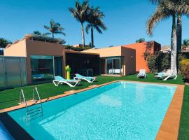 Villa Lía by SunHousesCanarias: Salobre'de bir otel